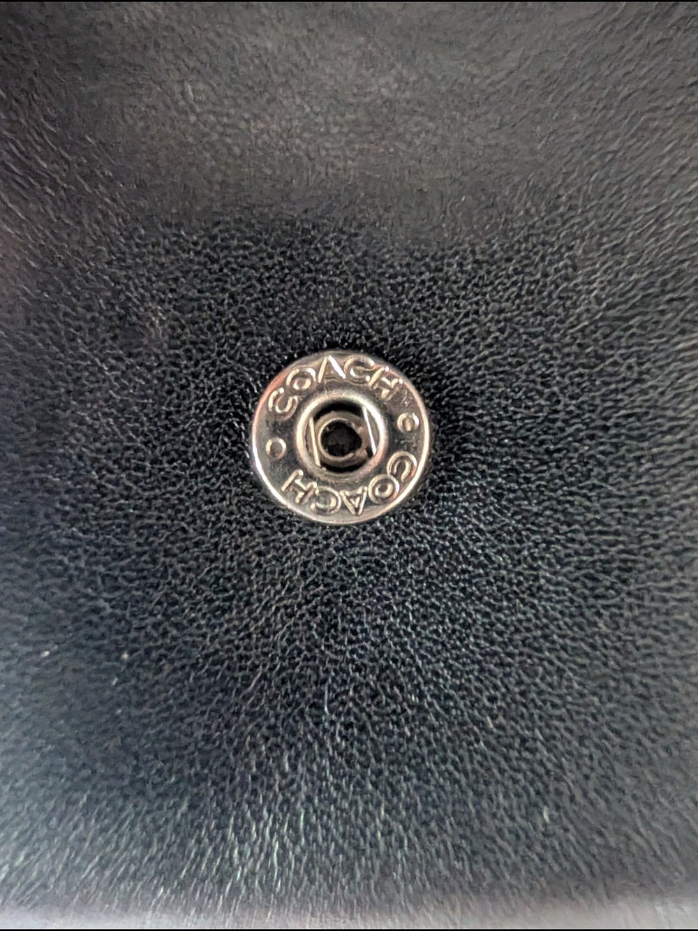 Coach Vintage Soho Black Leather Compact Wallet - Picture 10 of 11